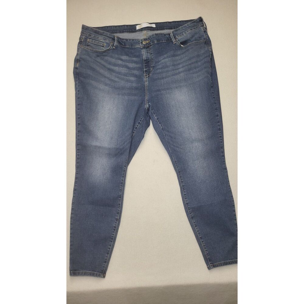 Levi Womens Mid Rise Skinny medium wash sz 26 - Picture 1 of 6